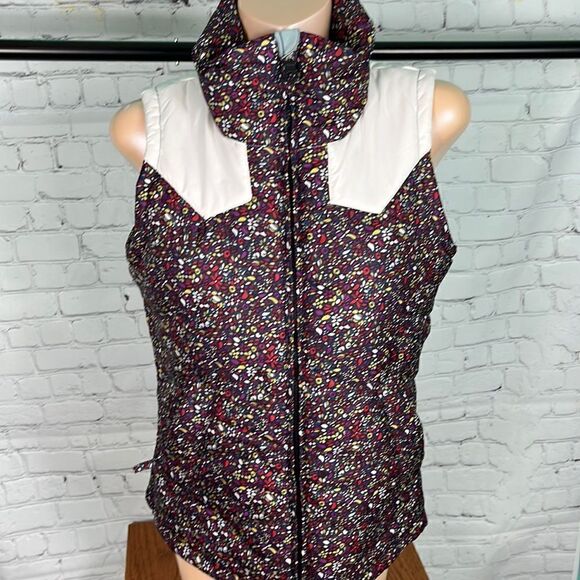 Nike 6.0 floral puffer vest. Like new. Small. florals w/cream accents EUC - Picture 1 of 11